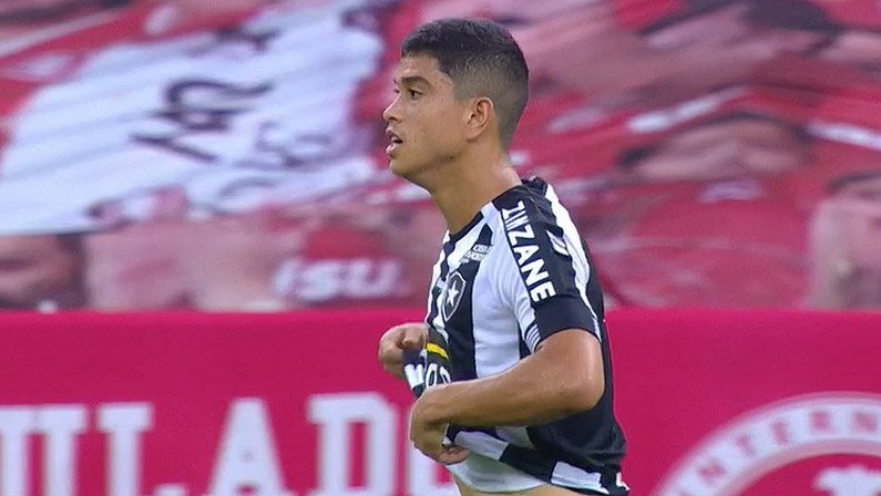 Kevin em Internacional x Botafogo | Campeonato Brasileiro 2020