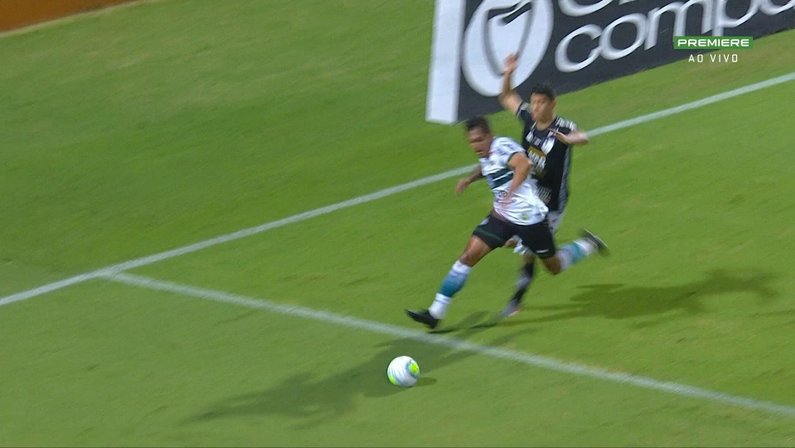 Árbitro tenta atrapalhar Botafogo nos acréscimos em jogo contra o Coritiba: ‘Não marcaria a penalidade’, diz Ricci