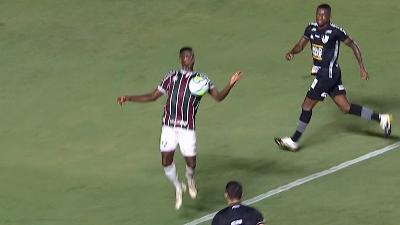 Luiz Henrique domina no braço no gol de Fluminense 1 x 0 Botafogo