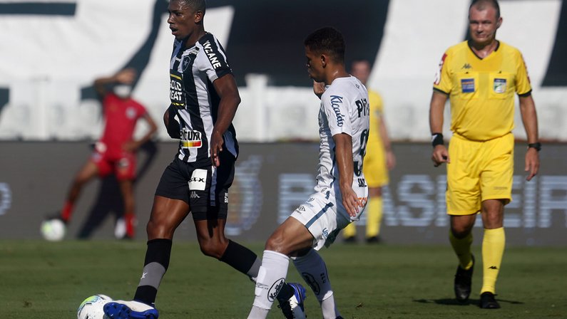 Torcedores do Botafogo criticam time após derrota para o Santos: ‘Merece cair’