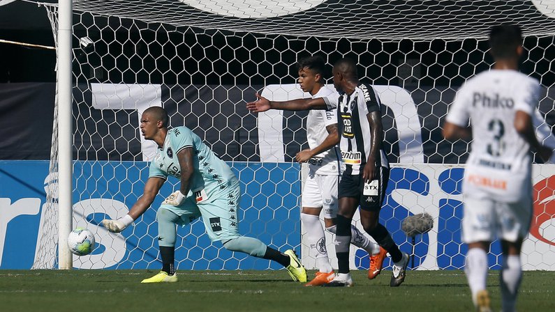 Melhor do Botafogo, Diego celebra atuação, mas lamenta derrota: ‘Vamos brigar pelo melhor para o clube’