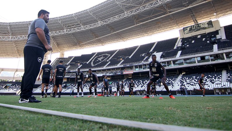 Roby Porto cita descompromisso no Botafogo e cobra nova diretoria: ‘Precisa tomar medidas drásticas’