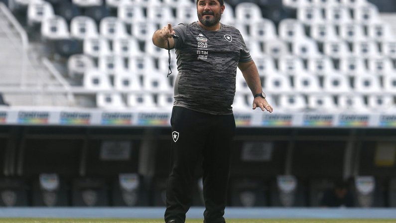 Botafogo tenta recuperar confiança e achar ‘nível de excelência’ para reagir no Brasileiro