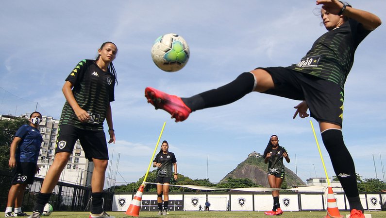 Futebol feminino: Botafogo estreia no Carioca neste sábado contra Angra dos Reis