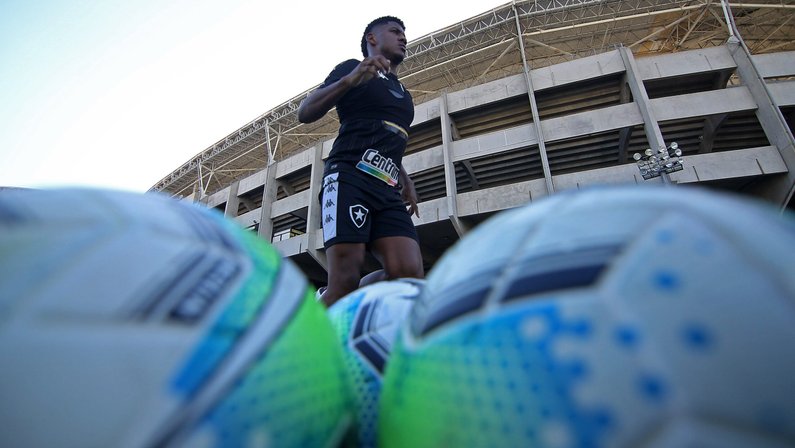 Botafogo repreende Rhuan, Lecaros e Ênio por atrasos em treinos: ‘Não haverá tolerância’