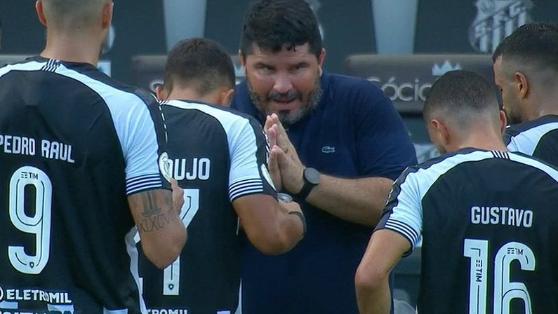Davi Araújo, Eduardo Barroca e Gustavo Cascardo em Santos x Botafogo | Campeonato Brasileiro 2020