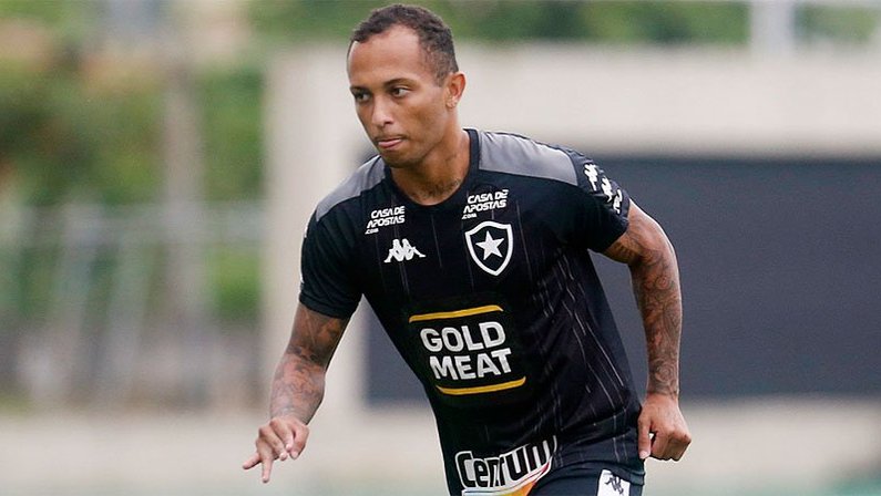 Lucas Campos no treino do Botafogo no fim de 2020 no Estádio Nilton Santos