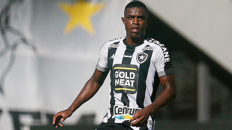 Além de Kanu, Marcelo Benevenuto tem sondagens do exterior e pode sair do Botafogo