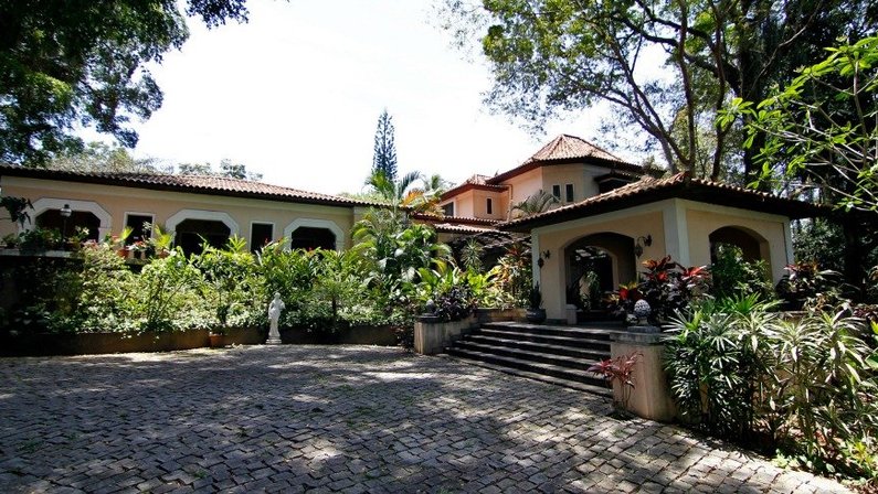 Mansão de Dona Therezinha - Sede Campestre do Botafogo em Jacarepaguá