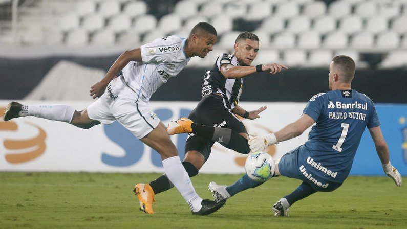 Botafogo ainda joga no Brasileirão para evitar números mais constrangedores