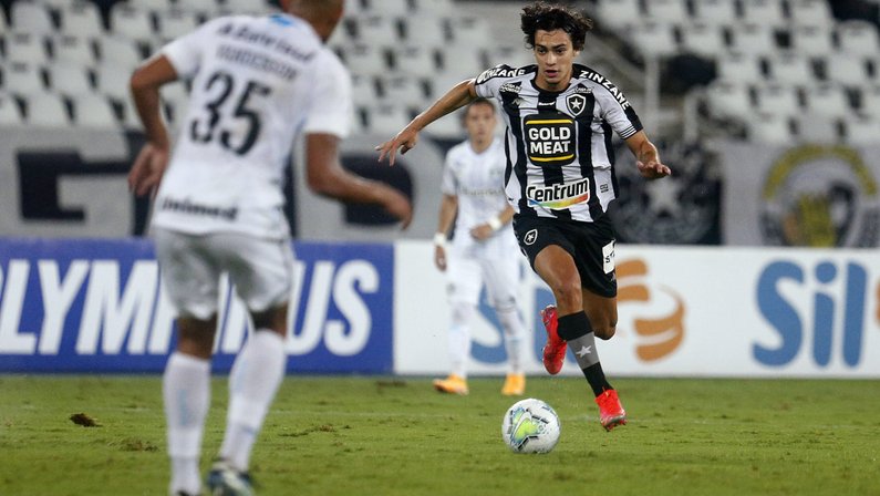 Renato Gaúcho, do Grêmio, rasga elogios a Matheus Nascimento e pede para Botafogo cuidar: ‘Acima da média’