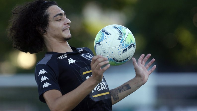 Grêmio faz sondagem por Matheus Nascimento, mas Botafogo não abre negócio