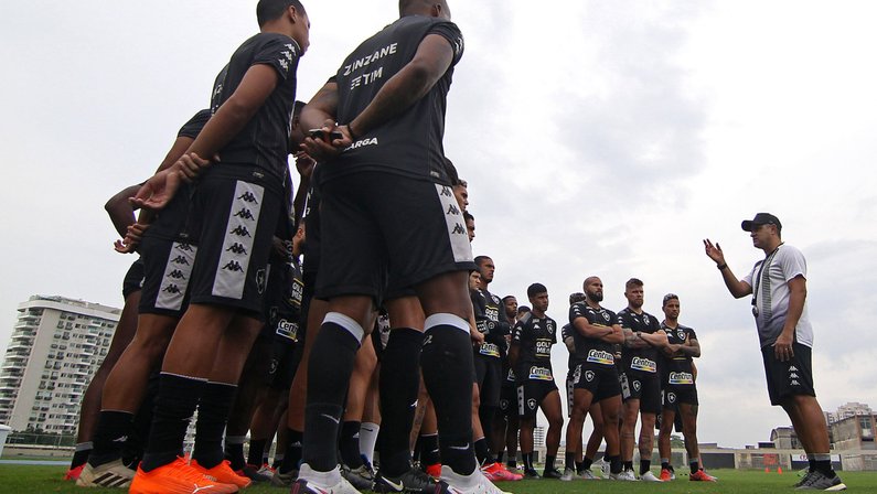 Marcelo Chamusa e elenco - Botafogo