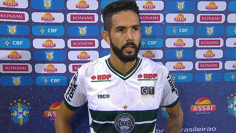 Lateral Jonathan, do Coritiba, interessa ao Botafogo