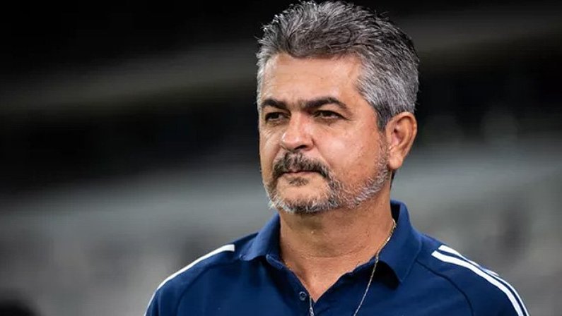 Ney Franco, ex-Cruzeiro, toparia trabalhar como técnico do Botafogo em 2021