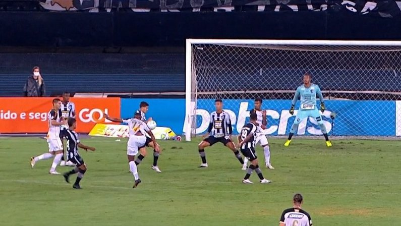 Pênalti de Romildo em Botafogo x Sport