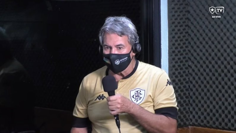 
Carlos Roberto na Botafogo TV