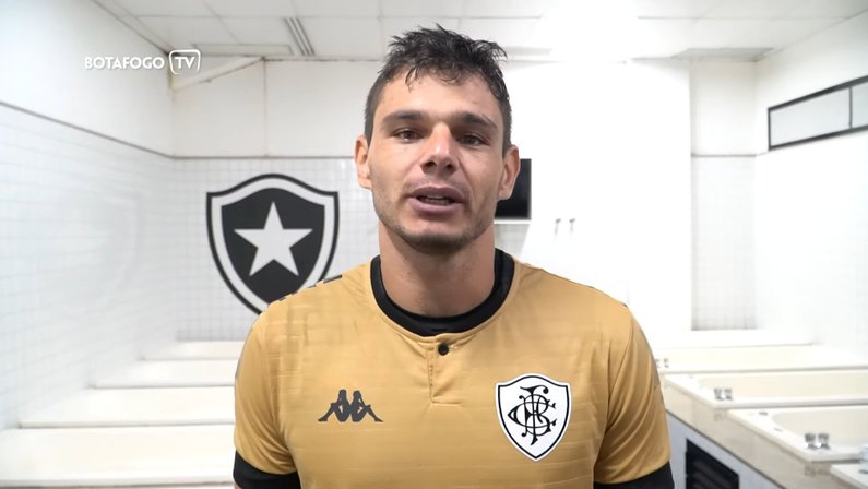 Douglas Borges fala à Botafogo TV após a vitória sobre o Resende