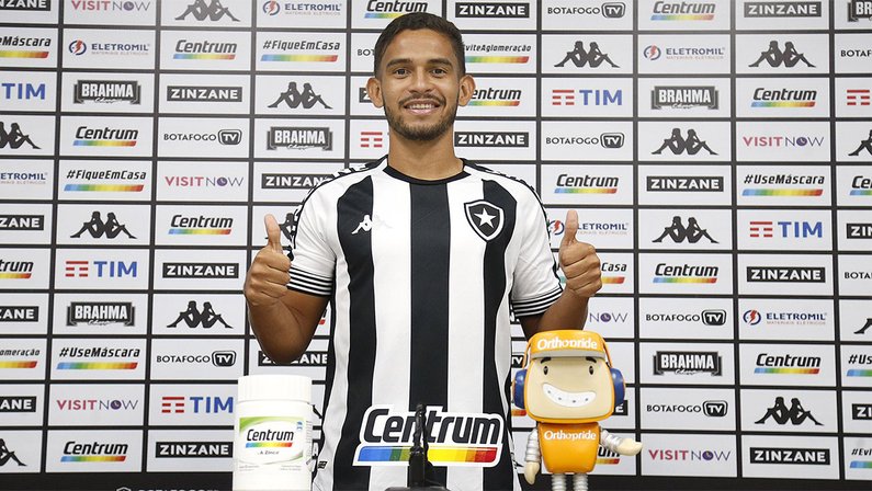 Marco Antônio é apresentado como reforço do Botafogo