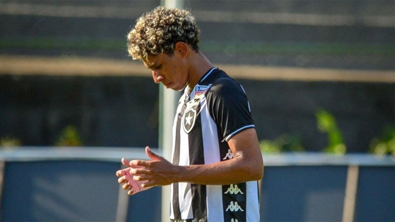 Davi Araújo e PV, do sub-20, são novidades na lista de relacionados do Botafogo contra o Bangu