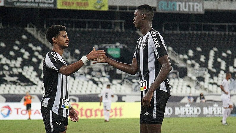 Warley e Matheus Babi em Botafogo x Resende | Campeonato Carioca 2021