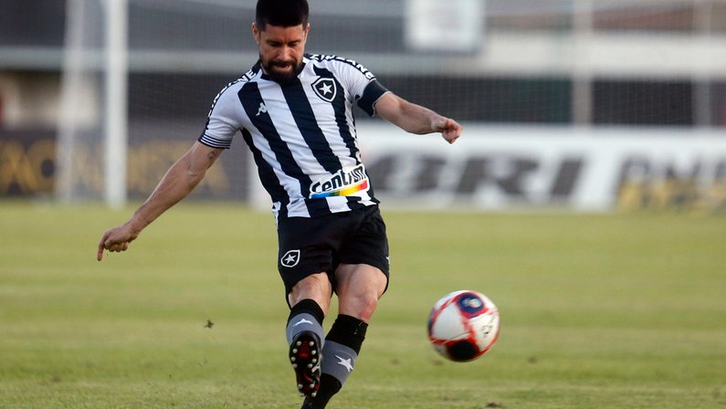 Após rescisão de Kalou, Ricardinho assume a camisa 8 do Botafogo