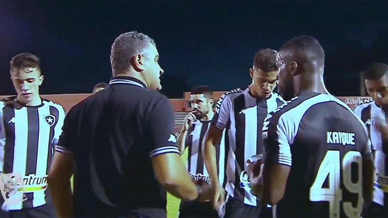 Marcelo Chamusca na parada técnica em Botafogo x Portuguesa | Campeonato Carioca 2021