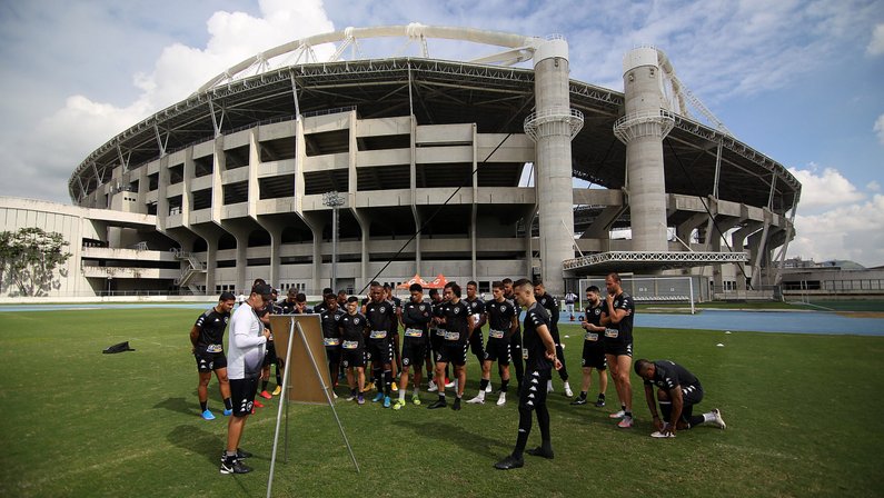 Botafogo busca primeiro volante no estilo ‘pitbull’ para reforçar elenco