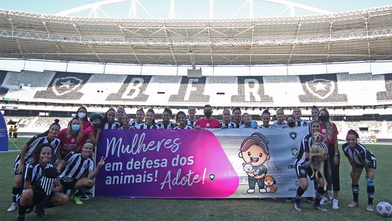 Brasileiro Feminino: Botafogo e São José participam de campanha para incentivar adoção de animais
