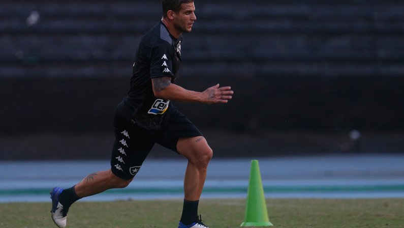 Rafael Moura pode não garantir sucesso. Mas não é problema no Botafogo