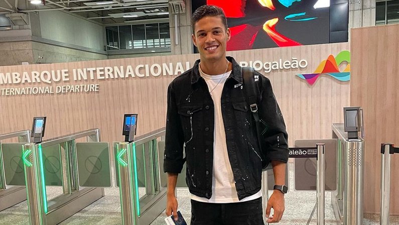 Sousa, do Botafogo, viaja para se apresentar ao Cercle Brugge