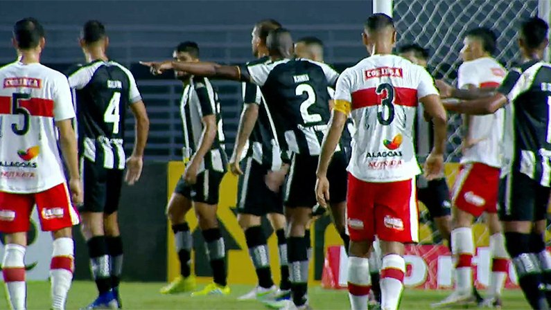 Kanu e erro de marcação da defesa em CRB x Botafogo | Série B do Campeonato Brasileiro 2021