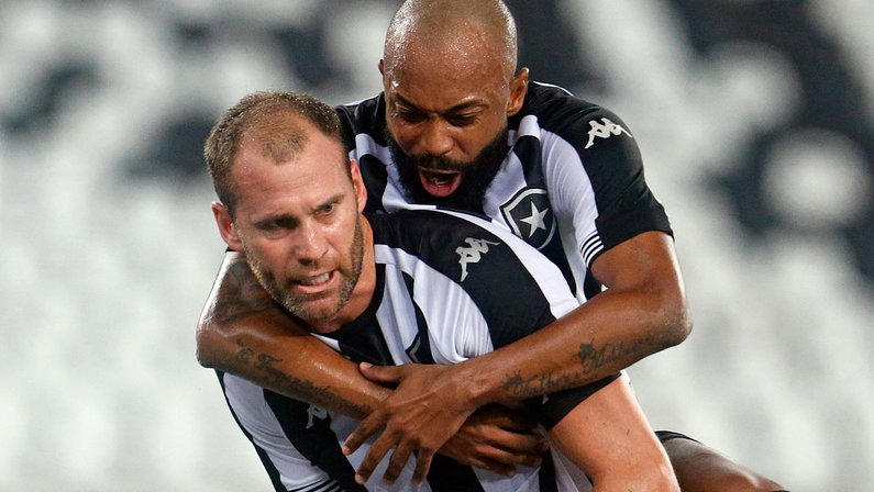 Botafogo deve ter Chay, Hugo e Carli titulares contra o Operário; veja provável escalação