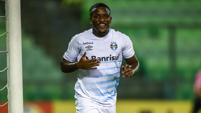 Elias, do Grêmio, interessa ao Botafogo