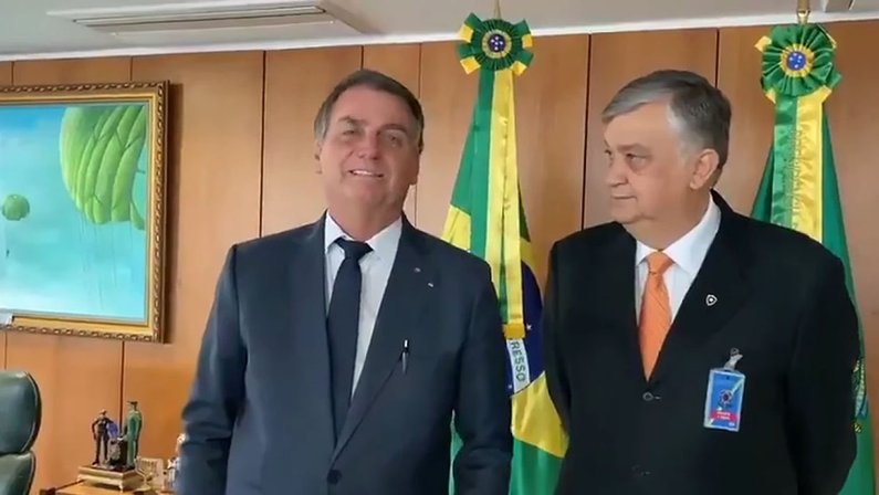 Jair Bolsonaro e Durcesio Mello, presidente do Botafogo