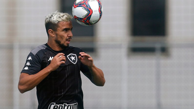 Rafael desfalca Botafogo contra Cruzeiro; Diego Loureiro volta a ser relacionado