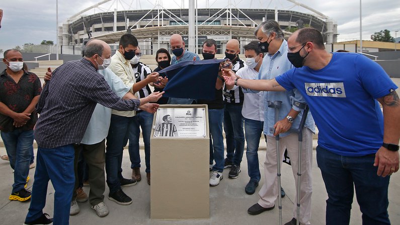 Inauguração do Calçadão Aguinaldo Timóteo no setor Oeste do Estádio Nilton Santos, do Botafogo