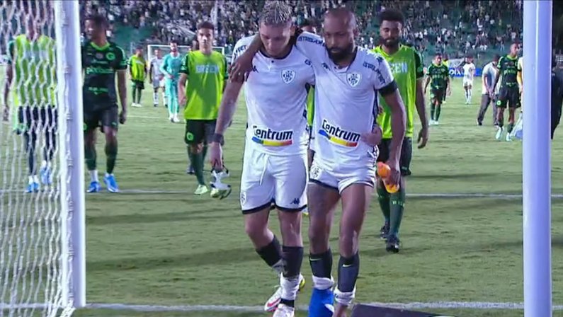 Rafael Navarro e Chay em Goiás x Botafogo | Série B do Campeonato Brasileiro 2021