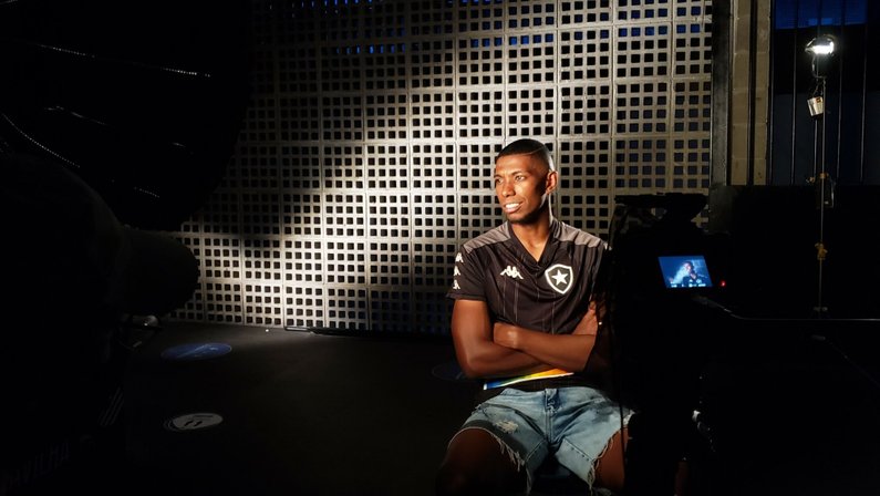 Kanu na série-documentário "Acesso Total" sobre a saga do Botafogo na Série B