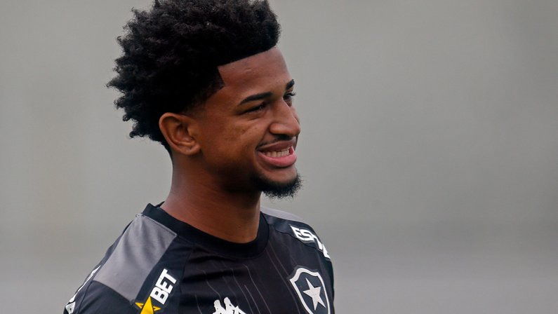 Ex-Botafogo, Warley acerta com o Coritiba para a Série A