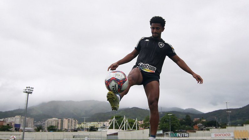 Escalação do Botafogo: Carlinhos, Barreto e Warley devem ser as novidades contra o Brasil-RS