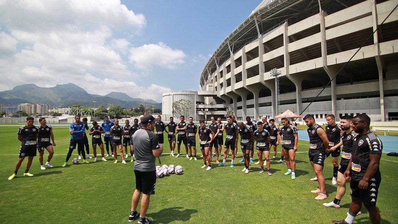 Contratos de 22 jogadores do Botafogo acabam, mas pelo menos cinco devem ser renovados