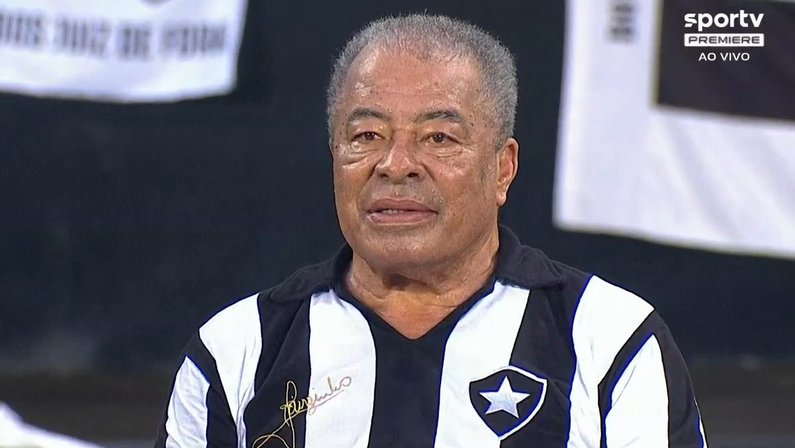Jairzinho, ídolo do Botafogo, na festa do título da Série B do Campeonato Brasileiro 2021 no Estádio Nilton Santos