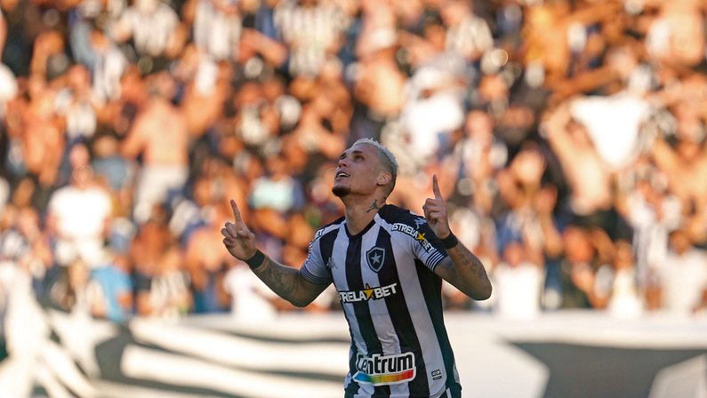 Rafael Navarro recusa proposta do Minnesota United, mas não vai renovar com Botafogo