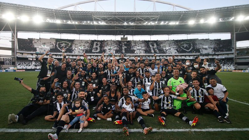 Quem deve ficar no Botafogo para 2022? Queremos sua opinião!