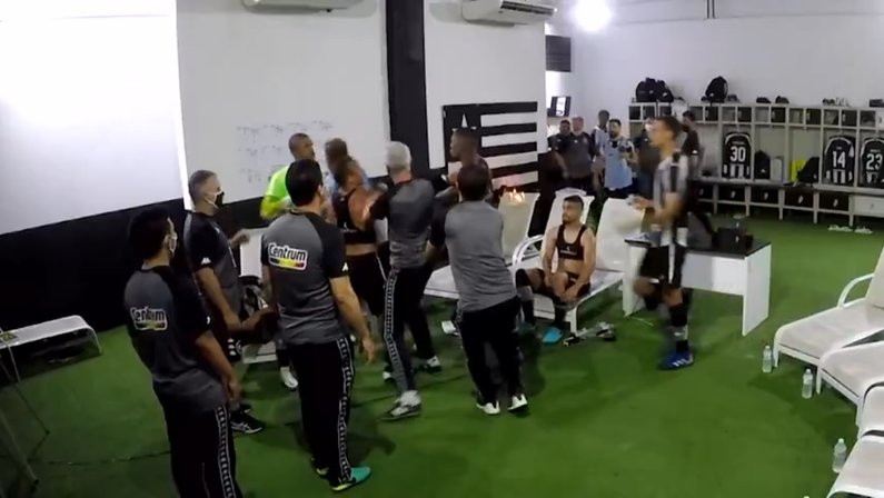 Acesso Total: discussão entre Kanu e Diego Loureiro no Botafogo