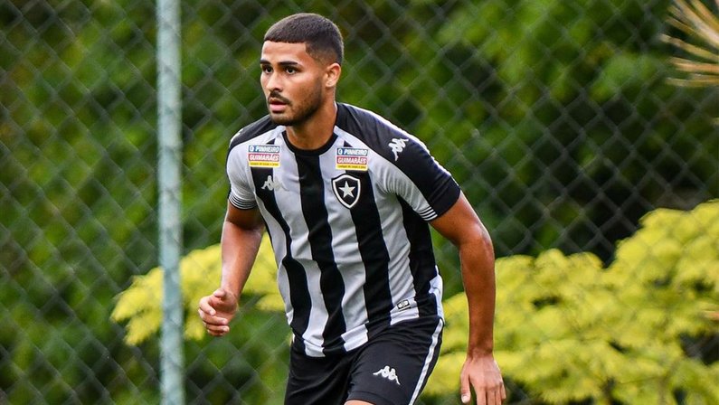 Sub-20: Botafogo renova contrato de Daniel Fagundes; Vitinho e mais dois retornam aos clubes de origem