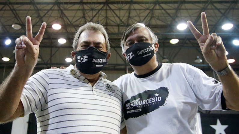 Carlos Augusto Montenegro e Durcesio Mello na eleição presidencial do Botafogo em 2020