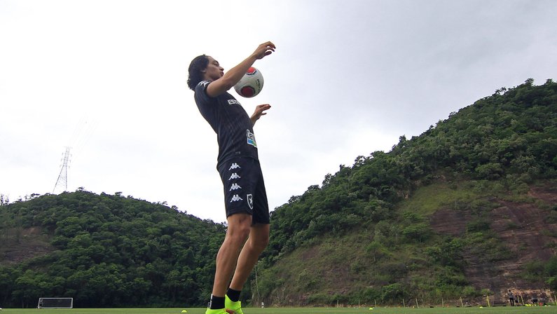‘Matheus Nascimento tem potencial espetacular para jogar no mais alto nível do mundo’, diz Barroca, ex-técnico do Botafogo
