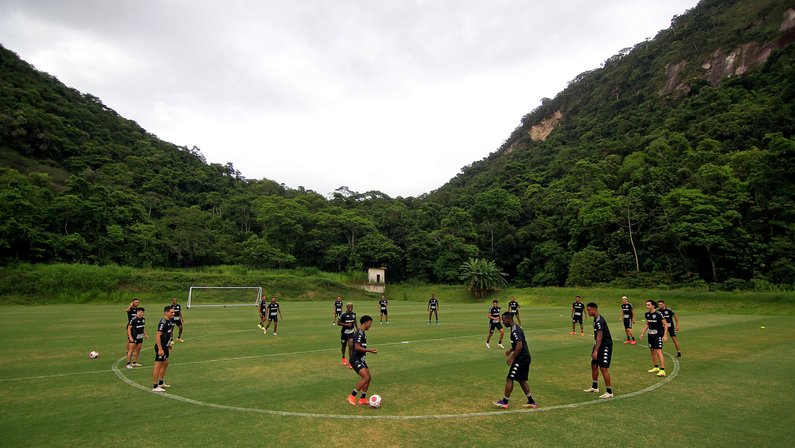 John Textor dá pistas de que pretende investir em scouting e estrutura no Botafogo: ‘Deixar no padrão que desejamos’